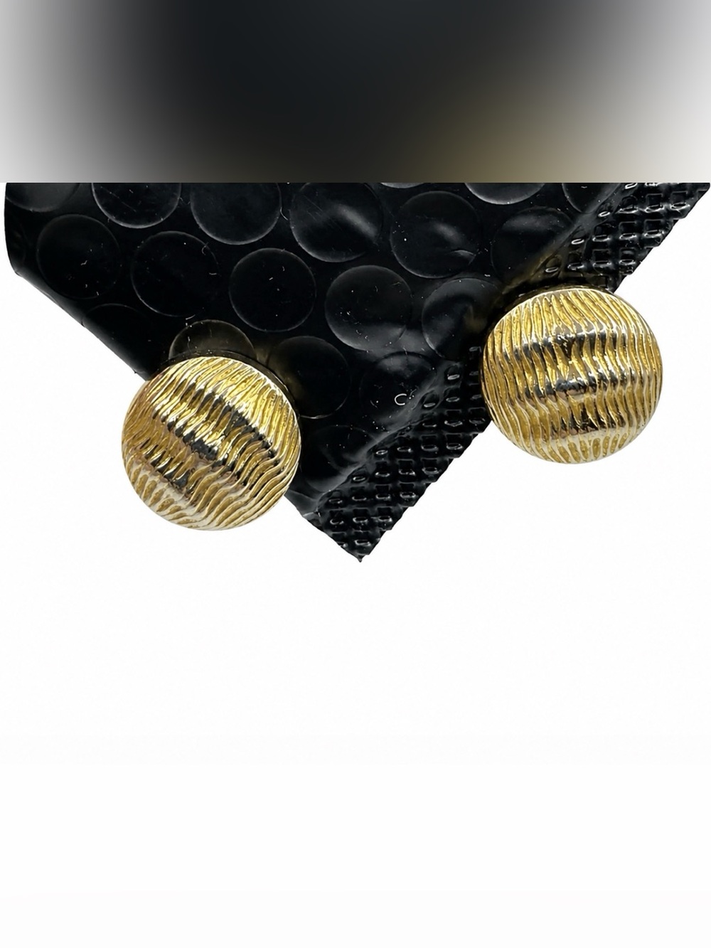Christian Dior Gold Tone Ribbed Textured Clip On Earrings Vintage 💛HP💛